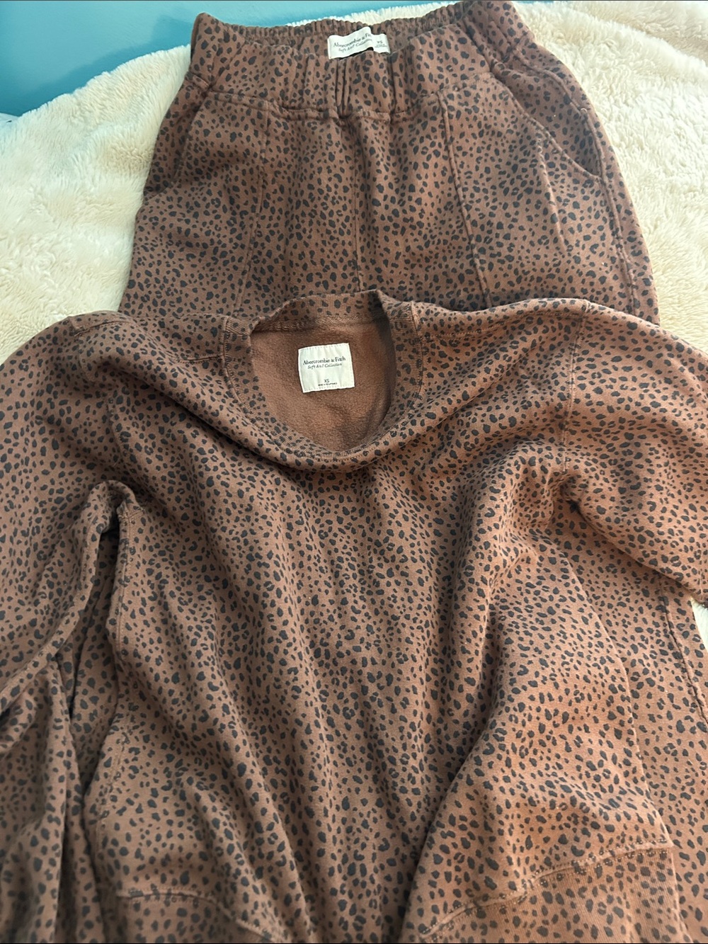 Abercrombie & Fitch Rust Brown Leopard Print Lounge Set like new size XS